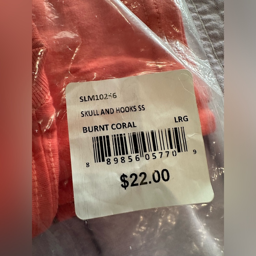 Men’s burnt coral Salt Life T-shirt, skull & hook decals. NWT, size large - Picture 7 of 8